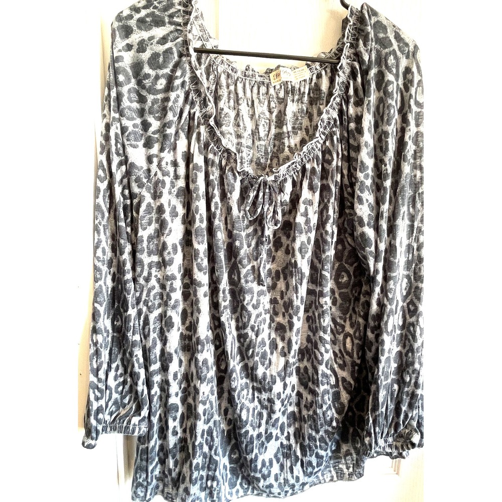 Faded Glory Black Cameo Size XL 16-18  3/4 short Sleeve Top